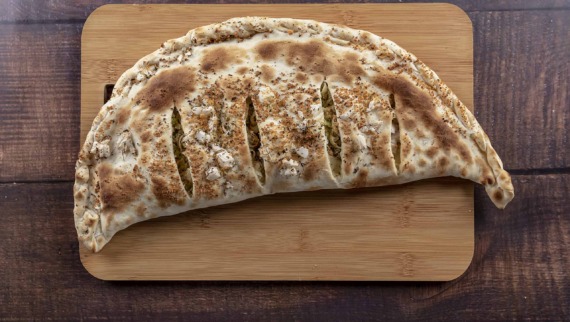 Calzone Palmito com Alho Poró