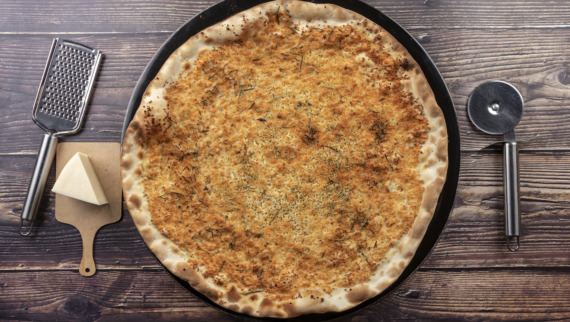 Pizza Branca Parmesão e Alecrim (35cm)